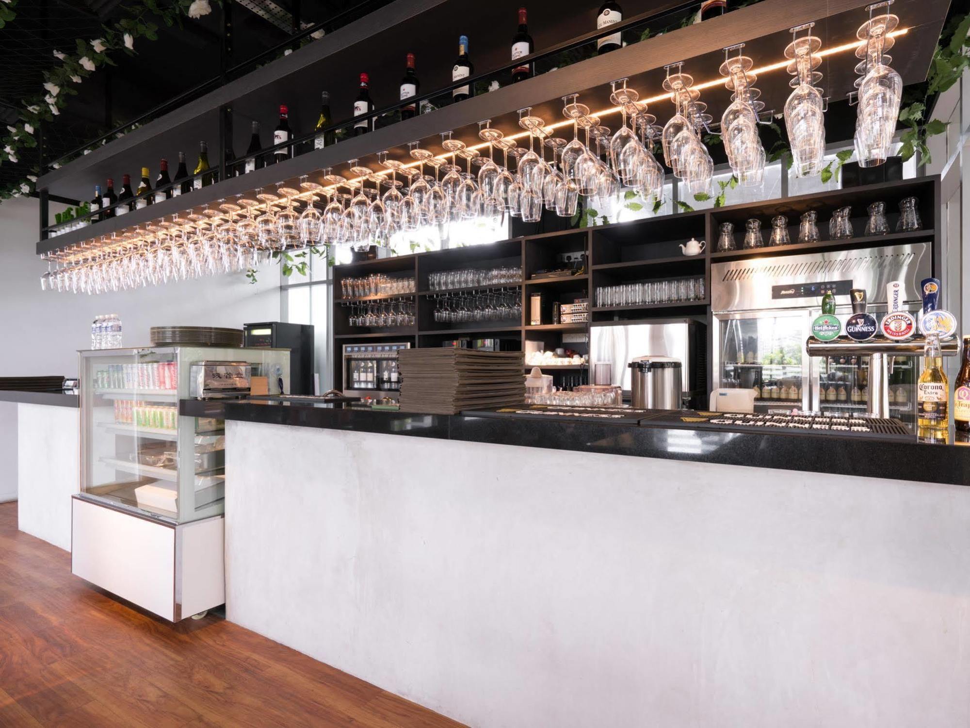 V Hotel Lavender Сингапур Екстериор снимка