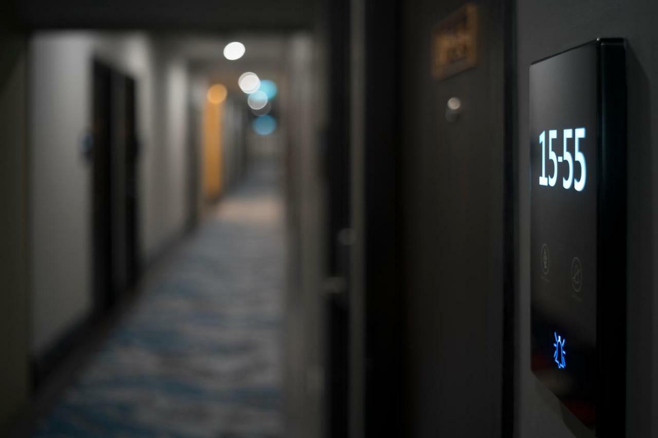 V Hotel Lavender Сингапур Екстериор снимка